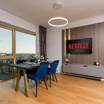 Mido View With Parking And Self Check-in * Bucharest