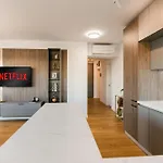 Mido View With Parking And Self Check-in Bucharest