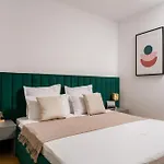 Mido View With Parking And Self Check-in * Bucharest