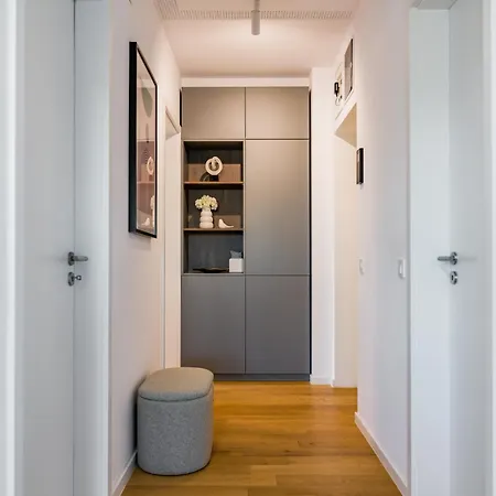 Mido View With Parking And Self Check-in Appartamento Bucarest