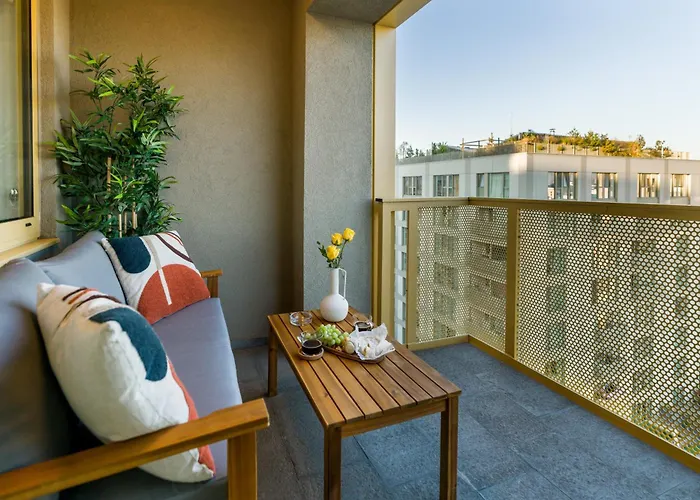 Mido View With Parking And Self Check-in Bucureşti