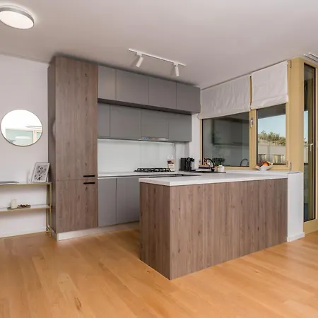 Mido View With Parking And Self Check-in Appartement Boekarest